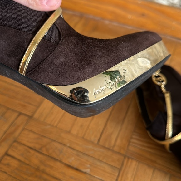 Y2K Baby Phat Women's Brown and Gold Boots - Picture 3 of 9